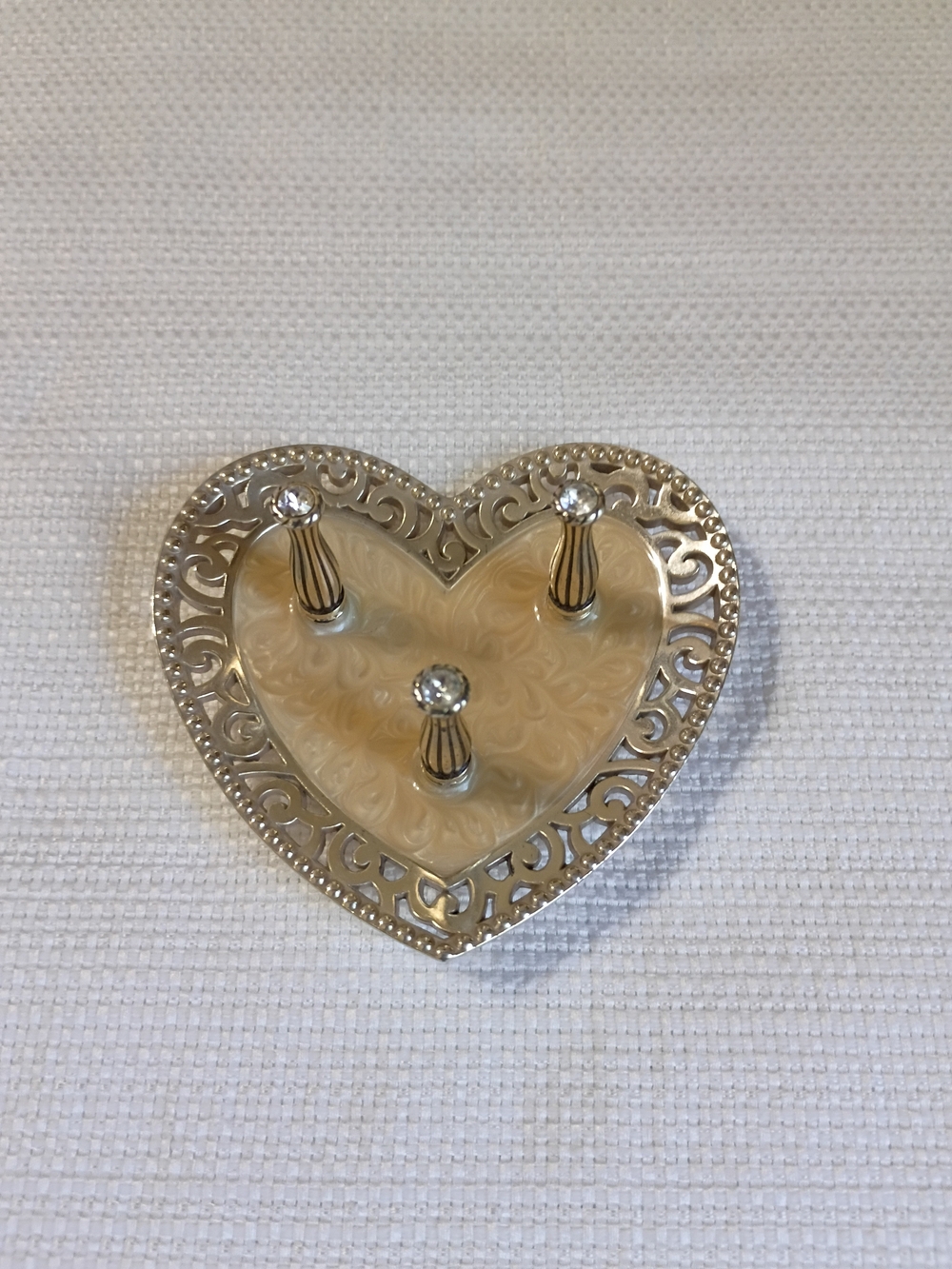 Brighton Heart Jewelry Stand in Cream and Silver